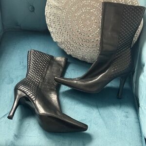 ONE TIME SALE !Nine West All LEATHER high ankle boot with Embossing--size 8-